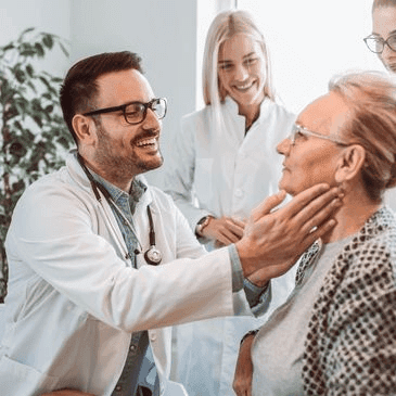 Doctor providing Mobile urgent care visit at patient’s home in Phoenix AZ