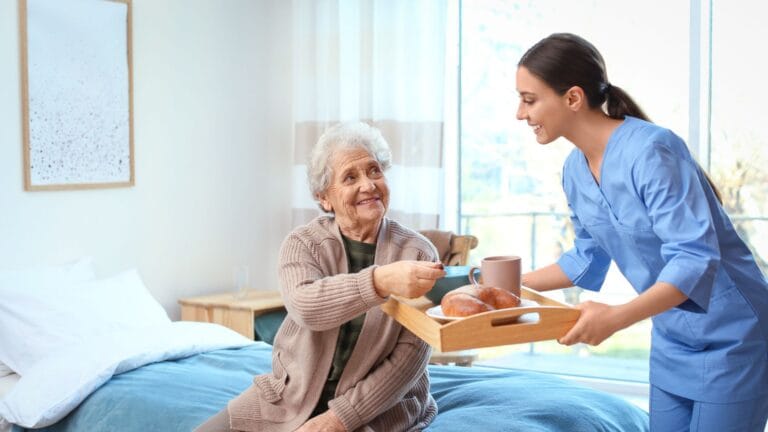 5 Reasons to Choose In-Home Care Over Hospital Stays